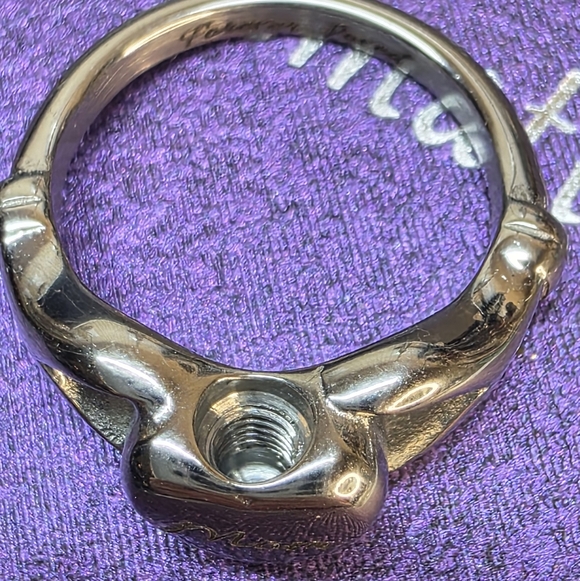 Mini Cremation Keepsake Ring – “Mom” Heart Memorial – Size 5 – With Box & Tools - Picture 4 of 5